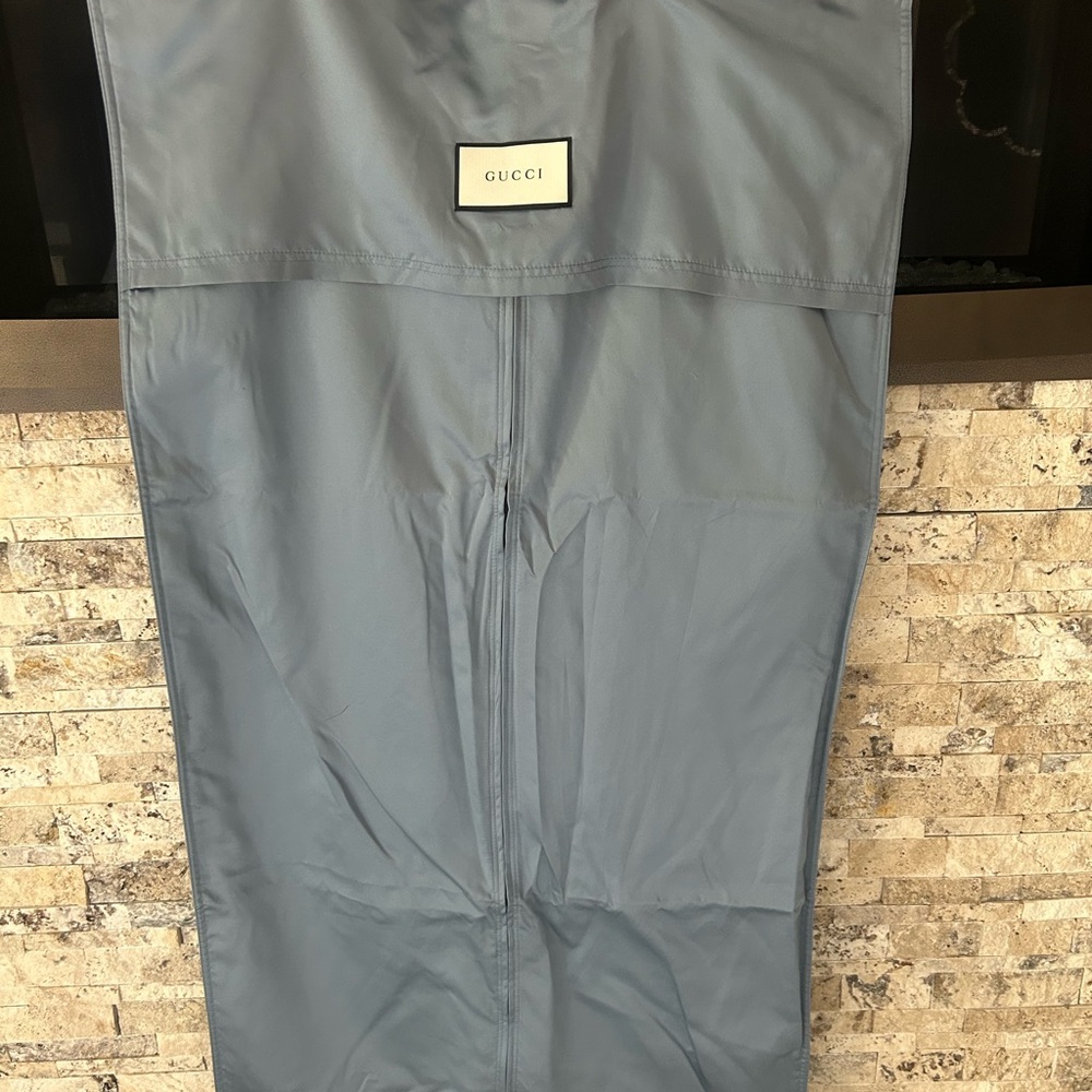 4  Authentic Large  Gucci Blue Satin Hanging Travel Garment Bags 46.5 X 24.5 - Picture 3 of 7